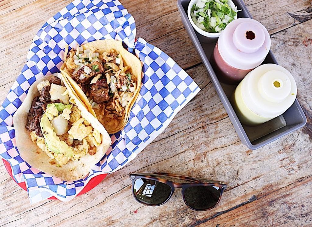 New to Austin? Here's where to eat! // Tyson's tacos in Austin TX for breakfast tacos! 