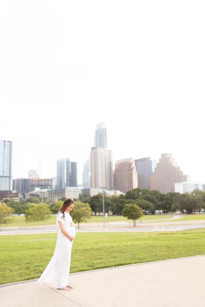 Austin maternity photos: Downtown Austin skyline