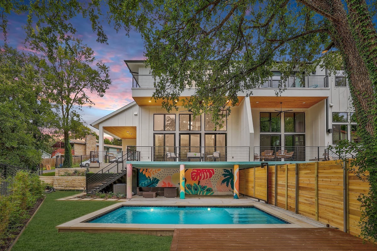 coolest bachelorette airbnbs in Austin coolest bachelorette airbnbs in Austin