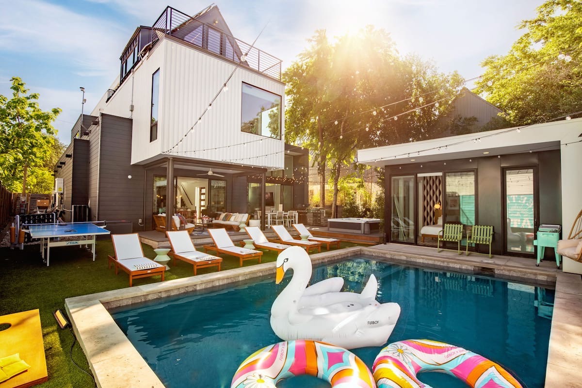 coolest Austin bachelorette airbnbs coolest Austin bachelorette airbnbs