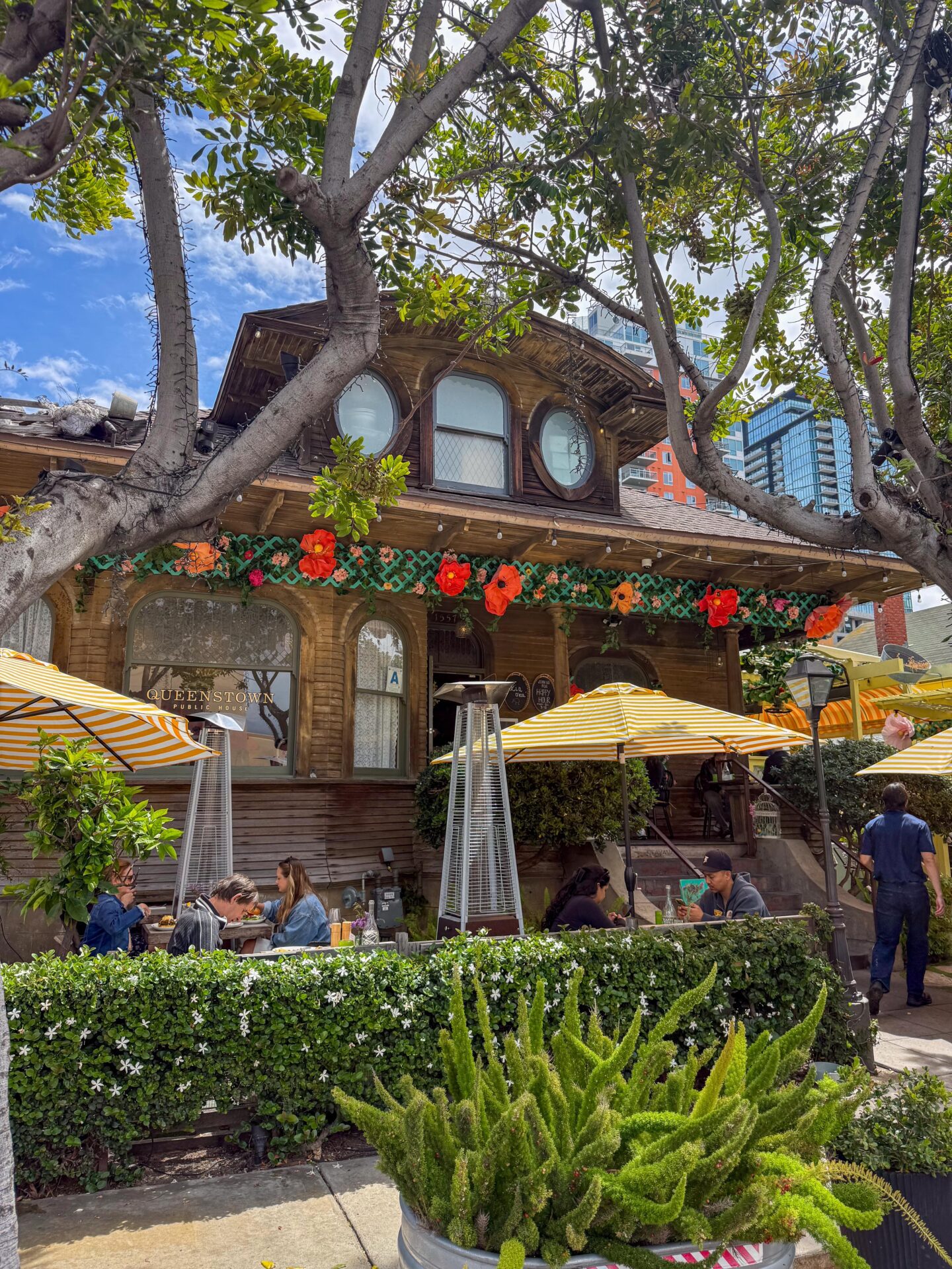 Queenstown Public House